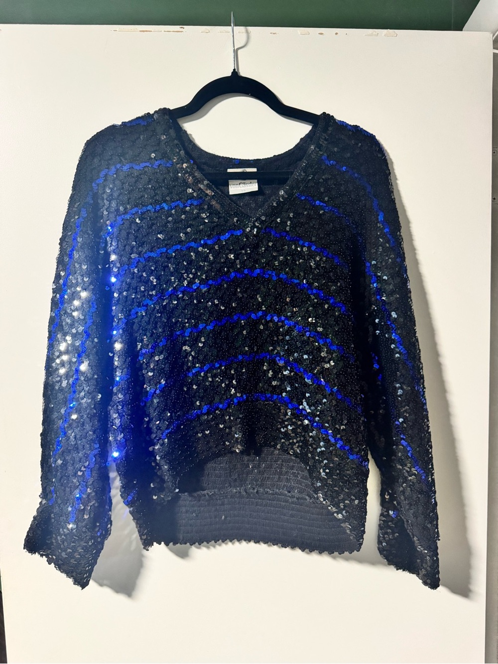 Sequin Embellished V-Neck Sweater - Black & Blue
